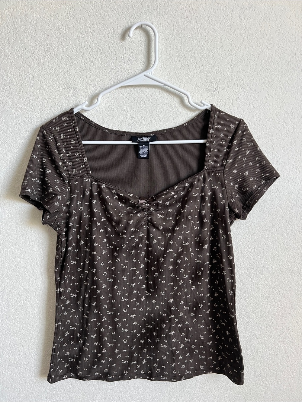 Just Polly Brown Floral Ribbed V-Neck Top Junior XL, cottagecore, babydoll tee